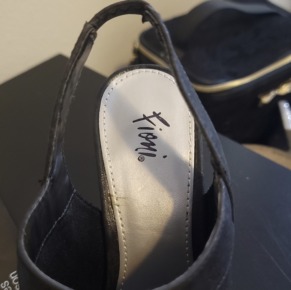 Heels - Picture 6 of 9